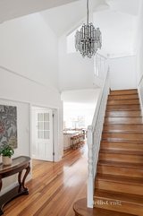 https://images.listonce.com.au/custom/160x/listings/61-shepherd-street-surrey-hills-vic-3127/563/01359563_img_10.jpg?PqF5At7NUOQ