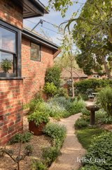 https://images.listonce.com.au/custom/160x/listings/61-walker-street-northcote-vic-3070/330/01983330_img_16.jpg?jr4w96RqEU0