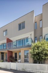 https://images.listonce.com.au/custom/160x/listings/6107-herbert-street-northcote-vic-3070/981/00632981_img_15.jpg?2MVnV9Gdm4c
