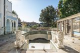 https://images.listonce.com.au/custom/160x/listings/611-toorak-road-toorak-vic-3142/111/01701111_img_07.jpg?RDz1MEUPWcc