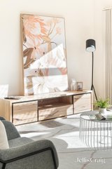 https://images.listonce.com.au/custom/160x/listings/6115-east-road-seaford-vic-3198/691/01748691_img_03.jpg?ppN7cckLkJk