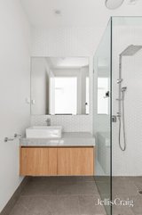 https://images.listonce.com.au/custom/160x/listings/612-queensberry-street-north-melbourne-vic-3051/691/01990691_img_12.jpg?rFns5CG7Roo