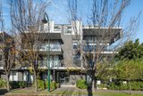 https://images.listonce.com.au/custom/160x/listings/6153-beach-st-port-melbourne-vic-3207/164/01911164_img_01.jpg?FnlggQyVJv0