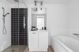 https://images.listonce.com.au/custom/160x/listings/6153-beach-st-port-melbourne-vic-3207/164/01911164_img_09.jpg?x0RIS3To6sk