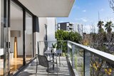 https://images.listonce.com.au/custom/160x/listings/6153-beach-st-port-melbourne-vic-3207/164/01911164_img_10.jpg?XCCdgXJj6rw