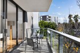 https://images.listonce.com.au/custom/160x/listings/6153-beach-street-port-melbourne-vic-3207/162/01691162_img_10.jpg?LIXUygIBbds