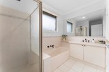 https://images.listonce.com.au/custom/160x/listings/62-4-station-street-mooroolbark-vic-3138/775/01753775_img_06.jpg?qeCFa6kfQMM