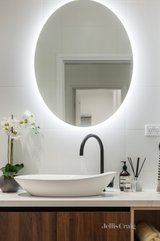 https://images.listonce.com.au/custom/160x/listings/62-canterbury-road-camberwell-vic-3124/189/01055189_img_11.jpg?ZFuG_6bOqVQ