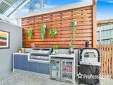 https://images.listonce.com.au/custom/160x/listings/62-esther-crescent-mooroolbark-vic-3138/927/01525927_img_17.jpg?6s9YAyfQtmg