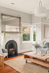 https://images.listonce.com.au/custom/160x/listings/62-field-avenue-edithvale-vic-3196/585/01731585_img_05.jpg?qAK7rcv7tLE