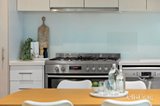 https://images.listonce.com.au/custom/160x/listings/6209-station-street-edithvale-vic-3196/056/01819056_img_04.jpg?GQxVM3IAPbU