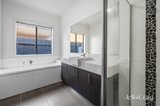 https://images.listonce.com.au/custom/160x/listings/622c-green-island-avenue-mount-martha-vic-3934/233/01766233_img_09.jpg?H843rMrVIs8