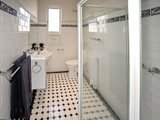 https://images.listonce.com.au/custom/160x/listings/625a-foam-street-elwood-vic-3184/460/01793460_img_08.jpg?MGAVj0RQPu4