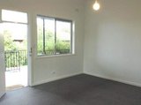 https://images.listonce.com.au/custom/160x/listings/626-oak-street-hawthorn-vic-3122/160/01742160_img_05.jpg?tzgqjyEoYOg