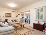 https://images.listonce.com.au/custom/160x/listings/63-63a-cambridge-road-mooroolbark-vic-3138/873/01524873_img_05.jpg?SLwnn0DIm40