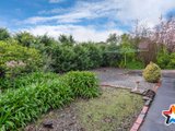 https://images.listonce.com.au/custom/160x/listings/63-63a-cambridge-road-mooroolbark-vic-3138/873/01524873_img_20.jpg?LadVUA7pDNc