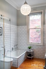 https://images.listonce.com.au/custom/160x/listings/63-barton-street-surrey-hills-vic-3127/017/01782017_img_16.jpg?FfVR3hMdzSI