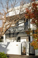 https://images.listonce.com.au/custom/160x/listings/63-bridport-street-south-melbourne-vic-3205/221/01540221_img_04.jpg?d_00lBNbq0c