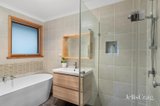 https://images.listonce.com.au/custom/160x/listings/63-dunvegan-crescent-macleod-vic-3085/081/01766081_img_11.jpg?fyxbKKuMidE