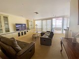 https://images.listonce.com.au/custom/160x/listings/63-eastern-beach-road-geelong-vic-3220/307/01938307_img_07.jpg?LYORPVVI-0w