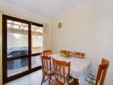 https://images.listonce.com.au/custom/160x/listings/63-esther-crescent-mooroolbark-vic-3138/230/01525230_img_06.jpg?Qrd7yATbSUA