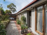 https://images.listonce.com.au/custom/160x/listings/63-esther-crescent-mooroolbark-vic-3138/421/01524421_img_04.jpg?vpwhjDcbN9Y