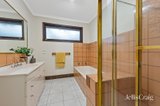 https://images.listonce.com.au/custom/160x/listings/63-holmbury-boulevard-mulgrave-vic-3170/851/01781851_img_09.jpg?v1qtbEBHylw