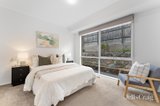 https://images.listonce.com.au/custom/160x/listings/63-nangathan-way-croydon-north-vic-3136/891/01901891_img_08.jpg?9tkgNKQ7-Cg
