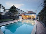 https://images.listonce.com.au/custom/160x/listings/63-park-street-st-kilda-west-vic-3182/320/01087320_img_23.jpg?UxgszK6aYBo