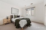 https://images.listonce.com.au/custom/160x/listings/63-the-crescent-ascot-vale-vic-3032/083/01881083_img_09.jpg?LdpgTryFJzw