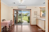 https://images.listonce.com.au/custom/160x/listings/63-west-street-daylesford-vic-3460/038/01987038_img_05.jpg?Km_TuflaN2E