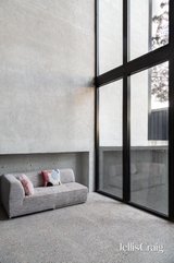 https://images.listonce.com.au/custom/160x/listings/631-pryor-street-eltham-vic-3095/489/01904489_img_15.jpg?SP0zQwzMaZc