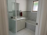 https://images.listonce.com.au/custom/160x/listings/632-lusher-road-croydon-vic-3136/751/01642751_img_03.jpg?zBXiZ7dKZuw