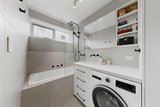 https://images.listonce.com.au/custom/160x/listings/633-elphin-grove-hawthorn-vic-3122/045/01909045_img_11.jpg?Vf-XwSiQRhM