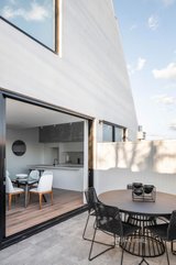 https://images.listonce.com.au/custom/160x/listings/6332-victoria-street-richmond-vic-3121/596/01114596_img_09.jpg?5WJm_rzVY_Y