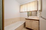 https://images.listonce.com.au/custom/160x/listings/635-leigh-road-croydon-vic-3136/033/01622033_img_08.jpg?hagBtEFOzUU