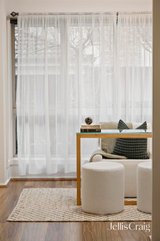 https://images.listonce.com.au/custom/160x/listings/637-wooddale-grove-donvale-vic-3111/139/01954139_img_06.jpg?TRVTY7rlTno