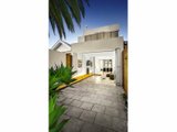 https://images.listonce.com.au/custom/160x/listings/64-barrett-street-albert-park-vic-3206/045/01088045_img_13.jpg?HHHNYYvsox0