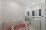 https://images.listonce.com.au/custom/160x/listings/64-beddoe-avenue-bentleigh-east-vic-3165/063/00817063_img_07.jpg?KSIyG_Zf1EE