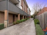 https://images.listonce.com.au/custom/160x/listings/64-springfield-avenue-croydon-vic-3136/504/01525504_img_14.jpg?XVPWQOsRYOg