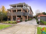 https://images.listonce.com.au/custom/160x/listings/64-springfield-avenue-croydon-vic-3136/504/01525504_img_15.jpg?tromKrXar0I