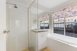 https://images.listonce.com.au/custom/160x/listings/64a-bayswater-road-croydon-vic-3136/658/01334658_img_07.jpg?MlCd6uluSls