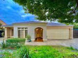 https://images.listonce.com.au/custom/160x/listings/65-alice-street-mount-waverley-vic-3149/010/01661010_img_01.jpg?pOoYqFFG4Lo