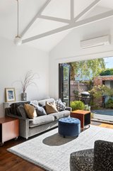 https://images.listonce.com.au/custom/160x/listings/65-clarke-street-northcote-vic-3070/133/01691133_img_03.jpg?A7dpCicUnVE