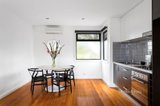 https://images.listonce.com.au/custom/160x/listings/65-emmaline-street-northcote-vic-3070/092/01605092_img_06.jpg?3SgAp1viuew