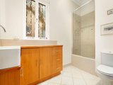 https://images.listonce.com.au/custom/160x/listings/65-evansdale-road-hawthorn-vic-3122/557/01684557_img_08.jpg?GPNp6rq6K04