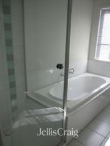 https://images.listonce.com.au/custom/160x/listings/65-hatchlands-drive-deer-park-vic-3023/861/01768861_img_03.jpg?4U4qPJKHycQ