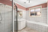 https://images.listonce.com.au/custom/160x/listings/65-stagecoach-crescent-sydenham-vic-3037/146/01517146_img_05.jpg?ISvAoiUHZPc