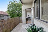 https://images.listonce.com.au/custom/160x/listings/65-the-avenue-windsor-vic-3181/032/01645032_img_07.jpg?PkI-hSMAnwI