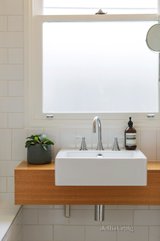https://images.listonce.com.au/custom/160x/listings/65-thomson-street-northcote-vic-3070/458/00802458_img_13.jpg?AL2dFMHTX-U